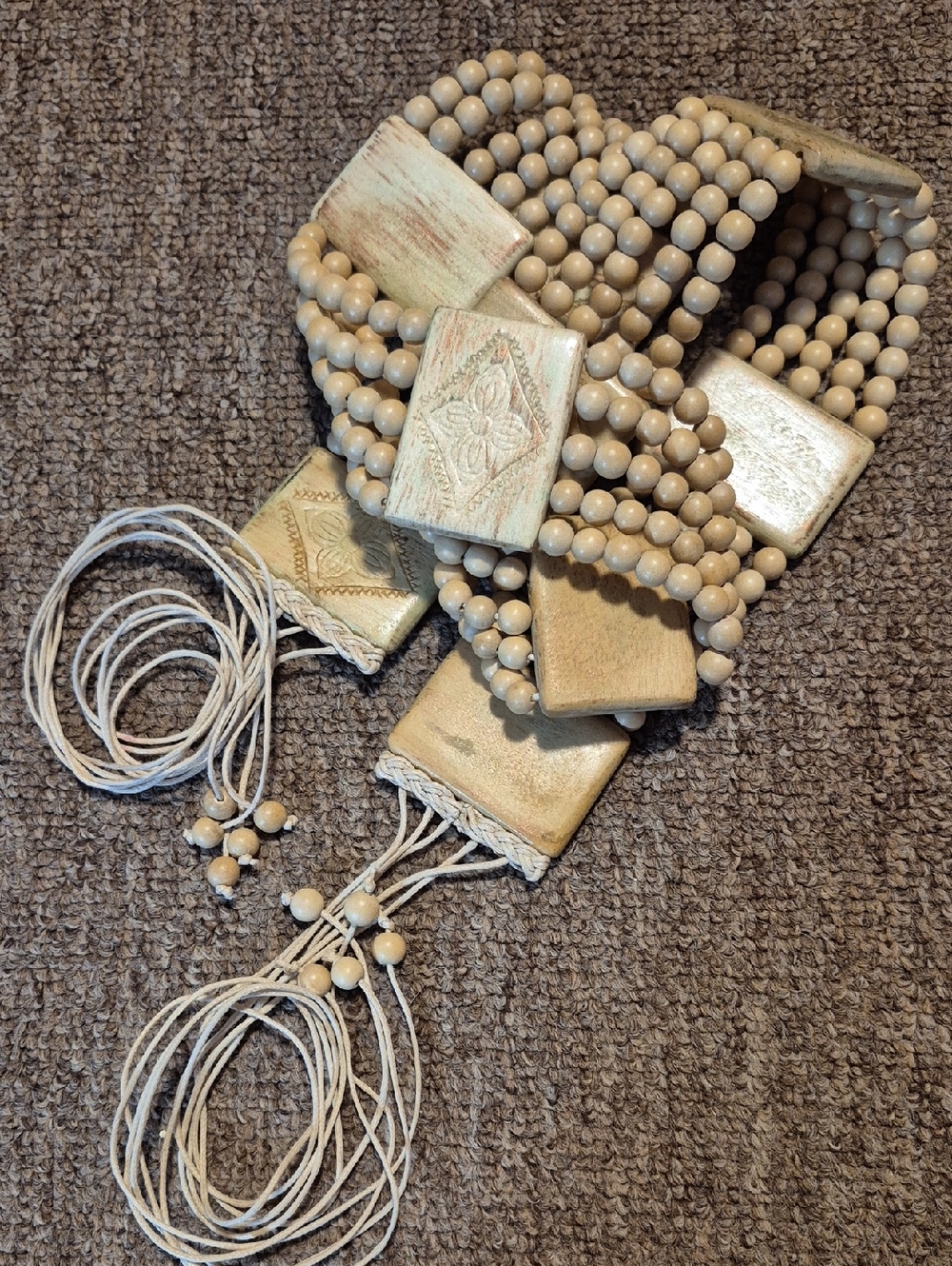 BOHO WOOD BEADED BELT